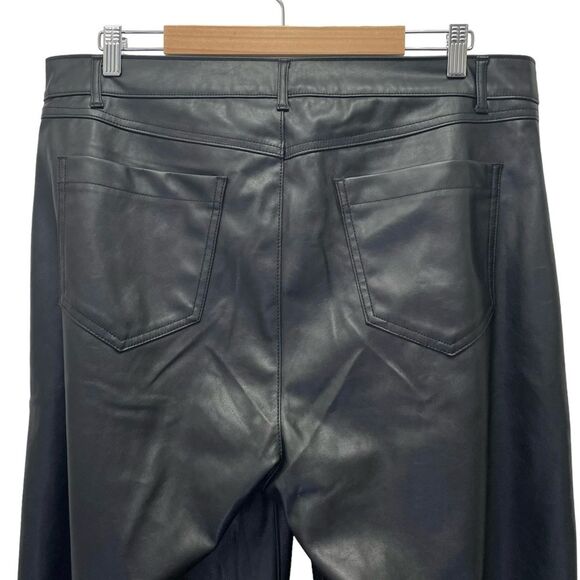 NWT Old Navy High-Waisted Faux-Leather Cropped Wide-Leg Pants in Black Size 16 - Picture 9 of 14